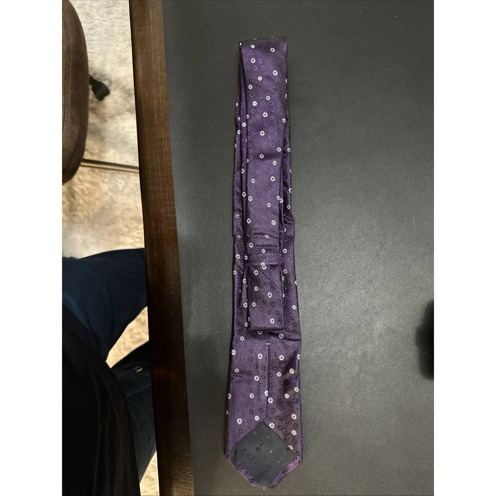Hugo Boss 100% Silk Tie Purple With Flowers